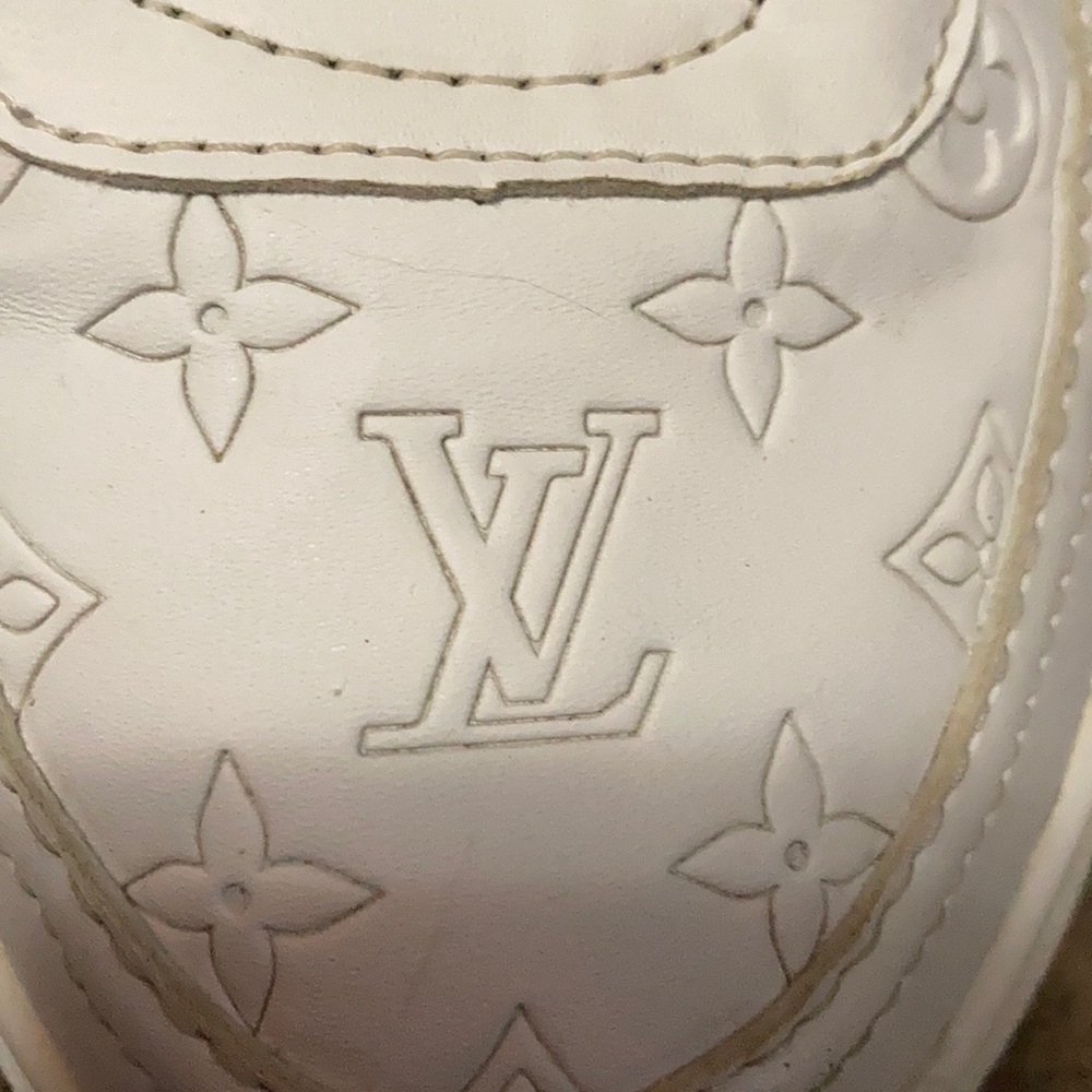 🎈ONE DAY SALE 🎈Louis Vuitton White HighTops 10.5